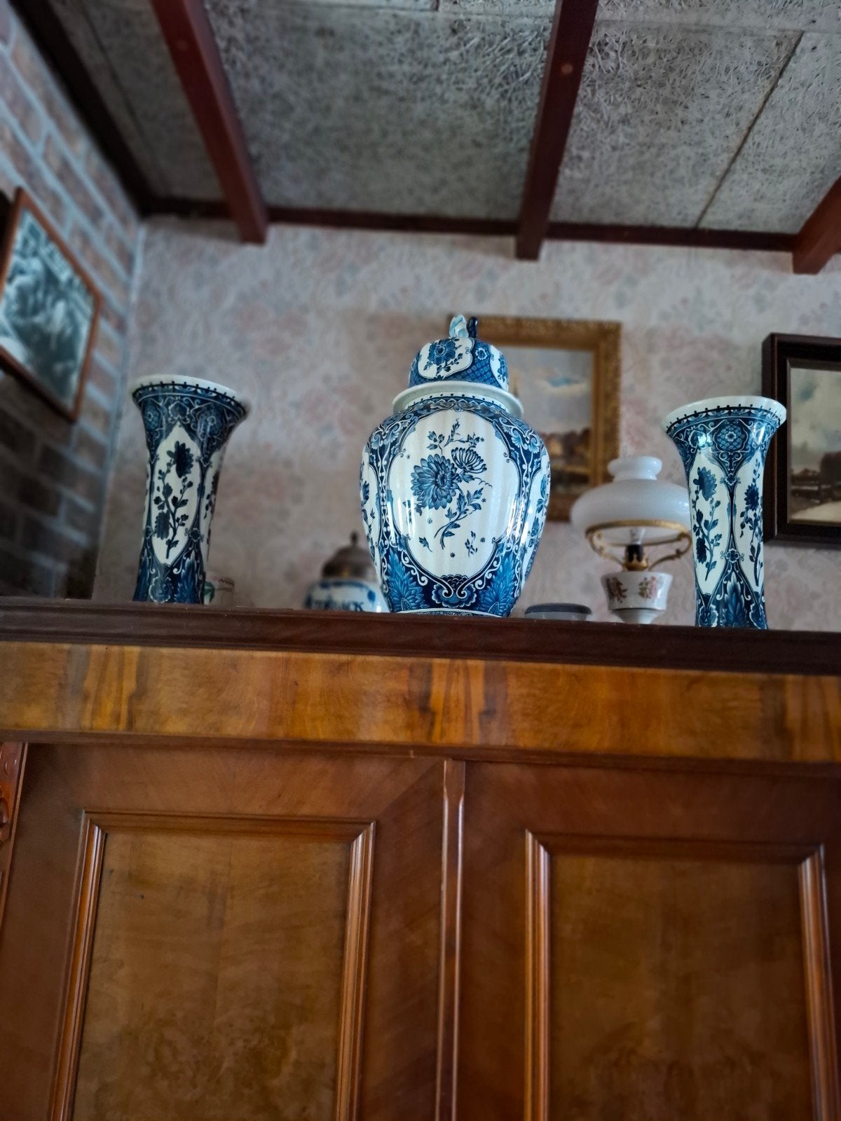Prachtige Delftsblauwe Kaststel - deksel Vaas en twee vazen, Ophalen