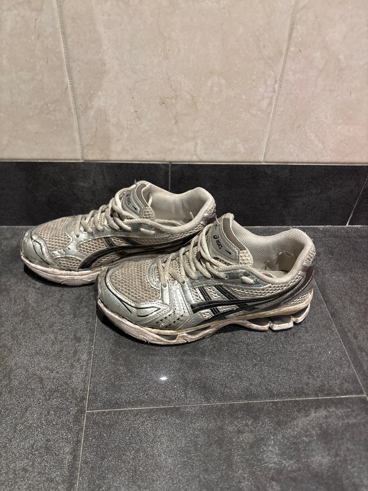 Asics Gel sportschoenen maat 39 - Veelgebruikt, Ophalen of Verzenden, Gedragen, Grijs, Sportschoenen