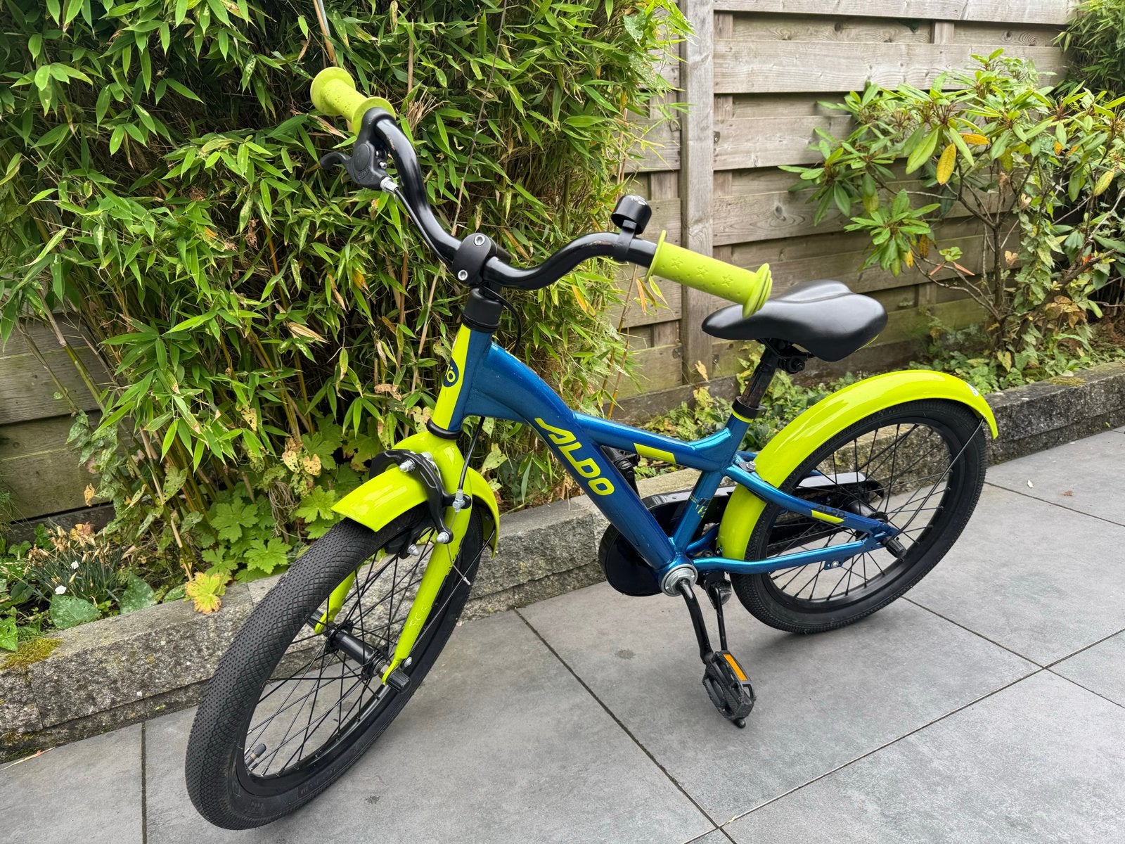 Aldo Kinderfiets - Blauw/Geel - nette staat, Ophalen, Gebruikt, Velgrem, 16 tot 20 inch