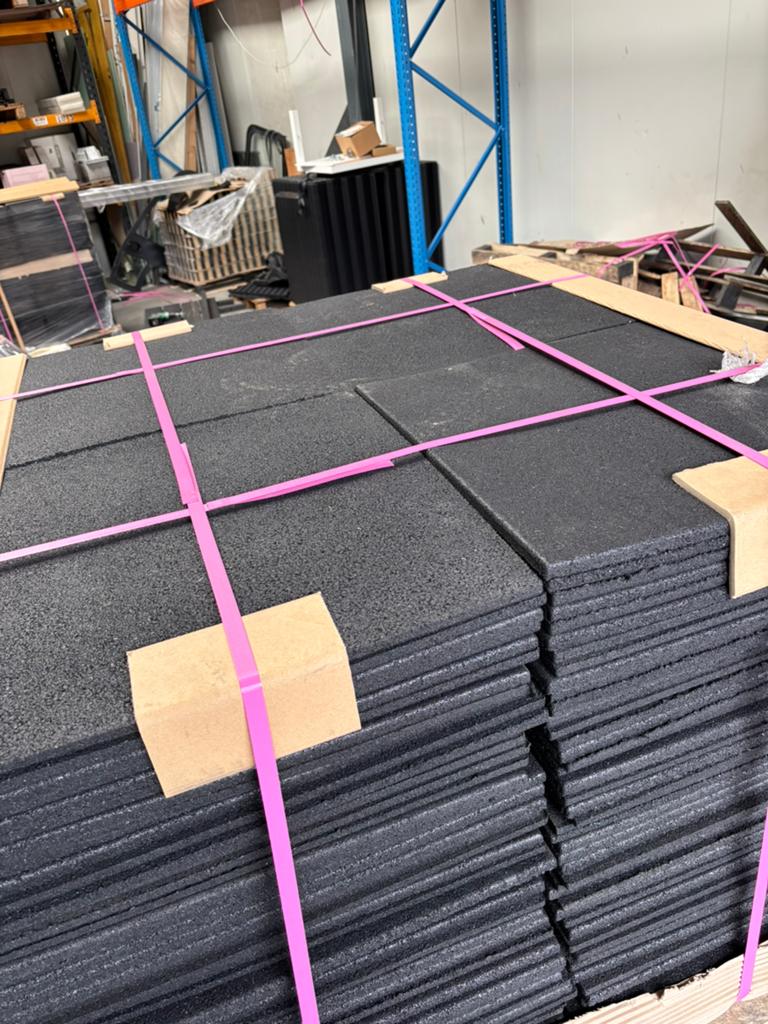 Rubber platen / tegels   50x50x1,3cm voor sportschool oid, Ophalen, Nieuw