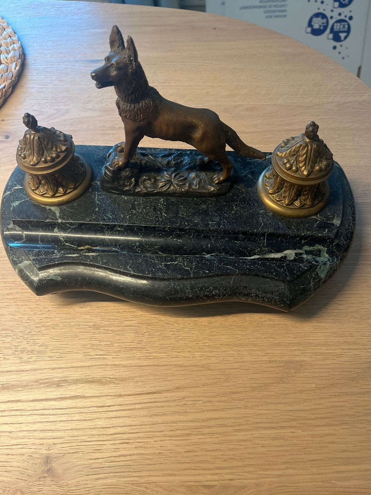 Antieke inktstel met bronzen herdershond op marmer, Ophalen of Verzenden