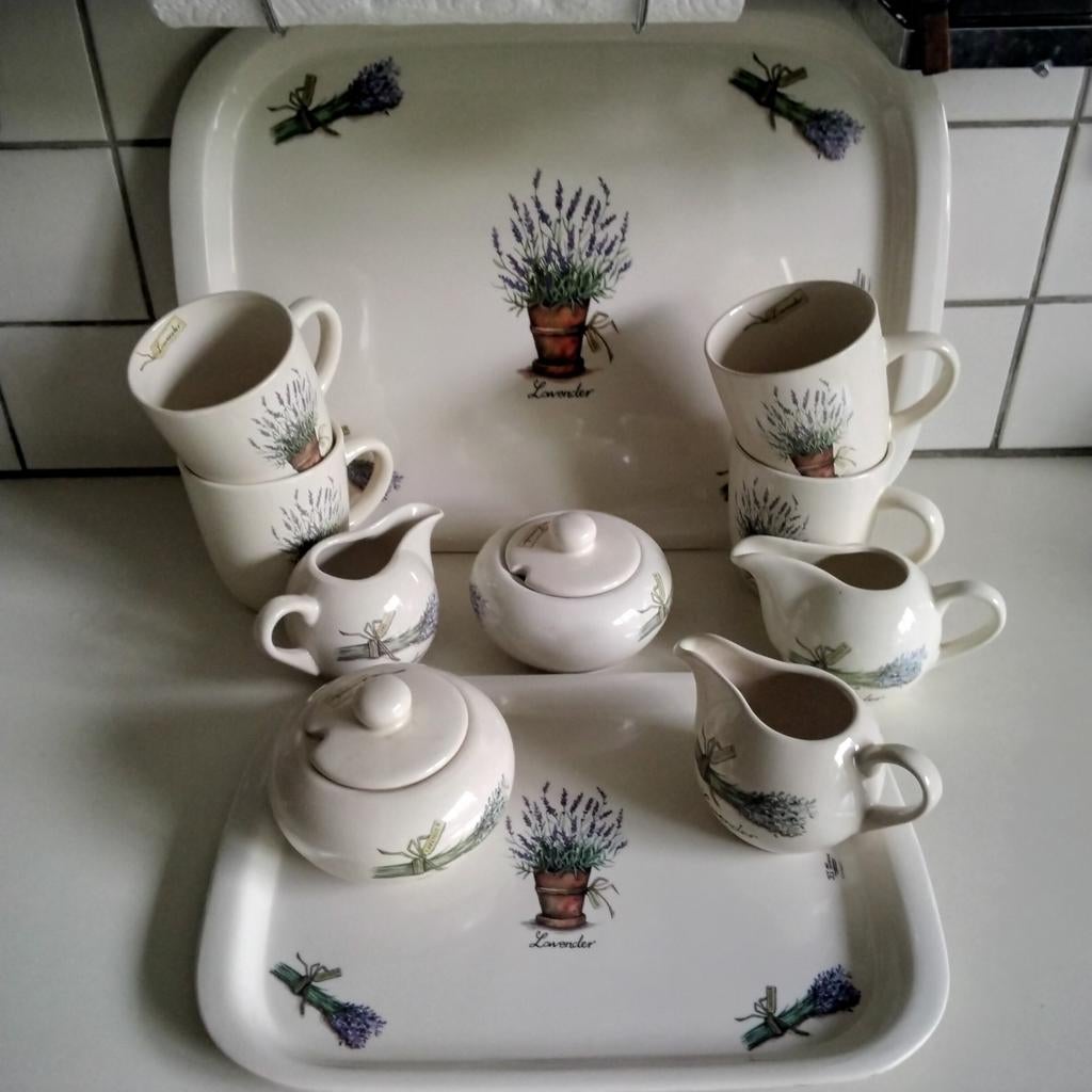 Jet lavender:taartbord, roomstel,dienbladen, Ophalen of Verzenden, Zo goed als nieuw, Overige stijlen, Kop(pen) en/of Schotel(s)