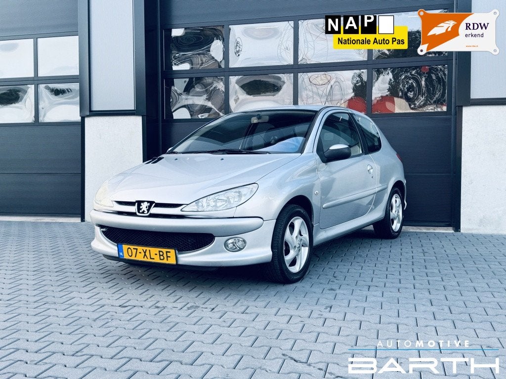 Peugeot 206 1.6-16V Air-line | Clima | Bluetooth | NAP | Net, Auto's, Dealer onderhouden, Stof, Zwart, Handgeschakeld