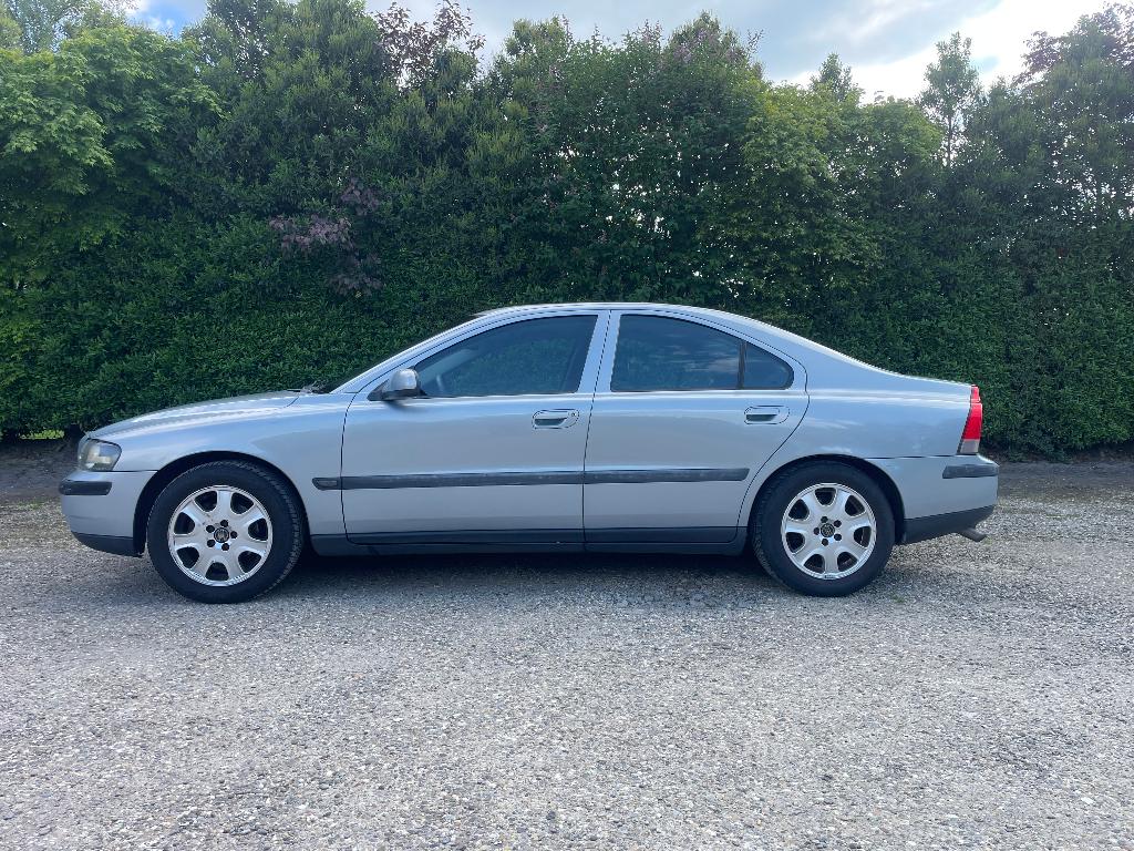 Volvo S60 2.4 140PK AUT 2001 Grijs, Auto's, Volvo, S60, 1476 kg, 2435 cc, Particulier