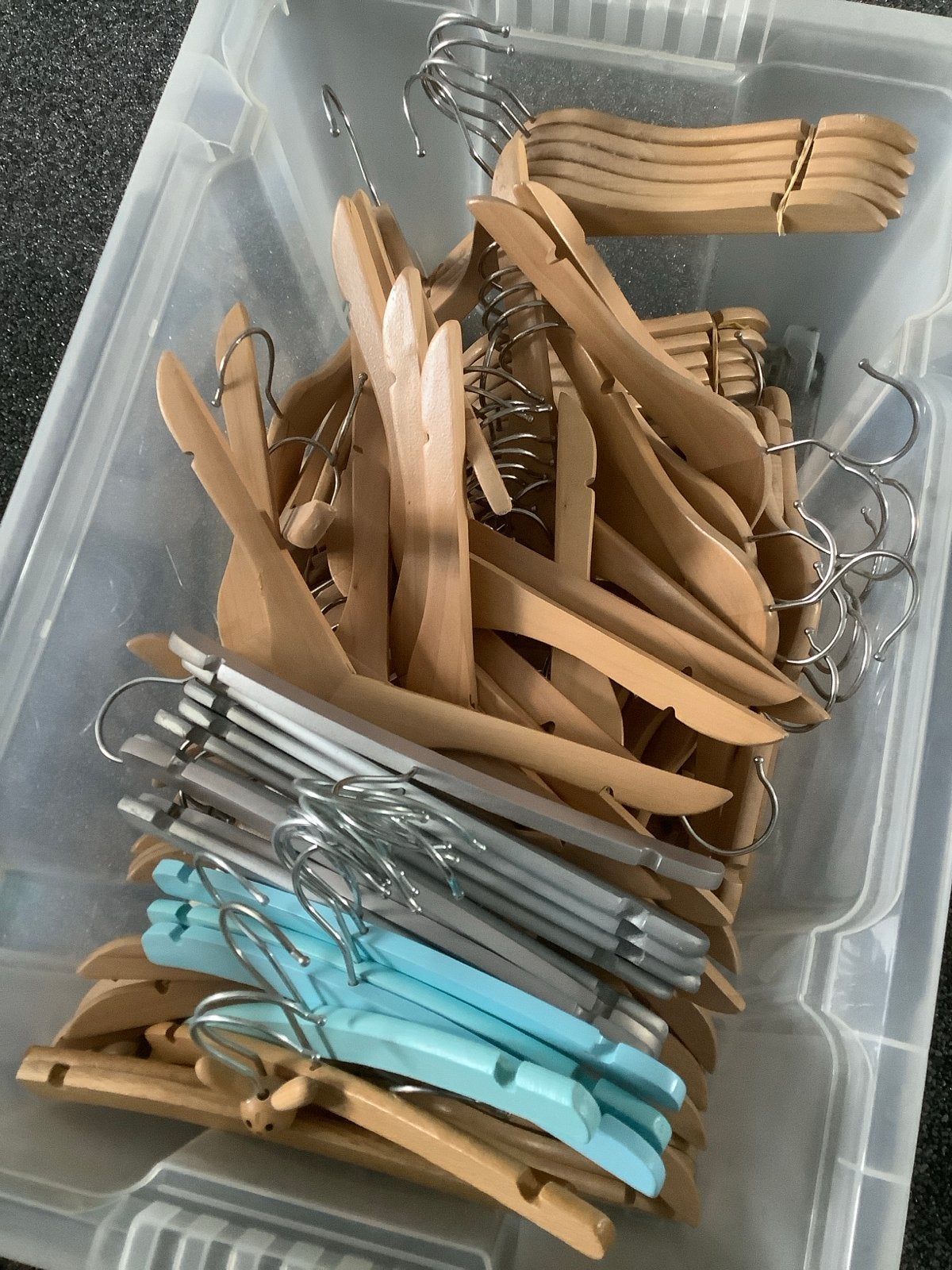 89 Kledinghangers voor Kinderkleding/Babykleding, Ophalen, Gebruikt, Hout, Kinderen