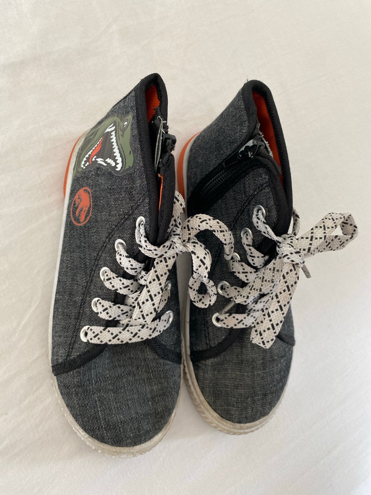 Dino sneakers maat 31 - Jurassic World, Ophalen of Verzenden, Gebruikt, Jongen of Meisje, Schoenen