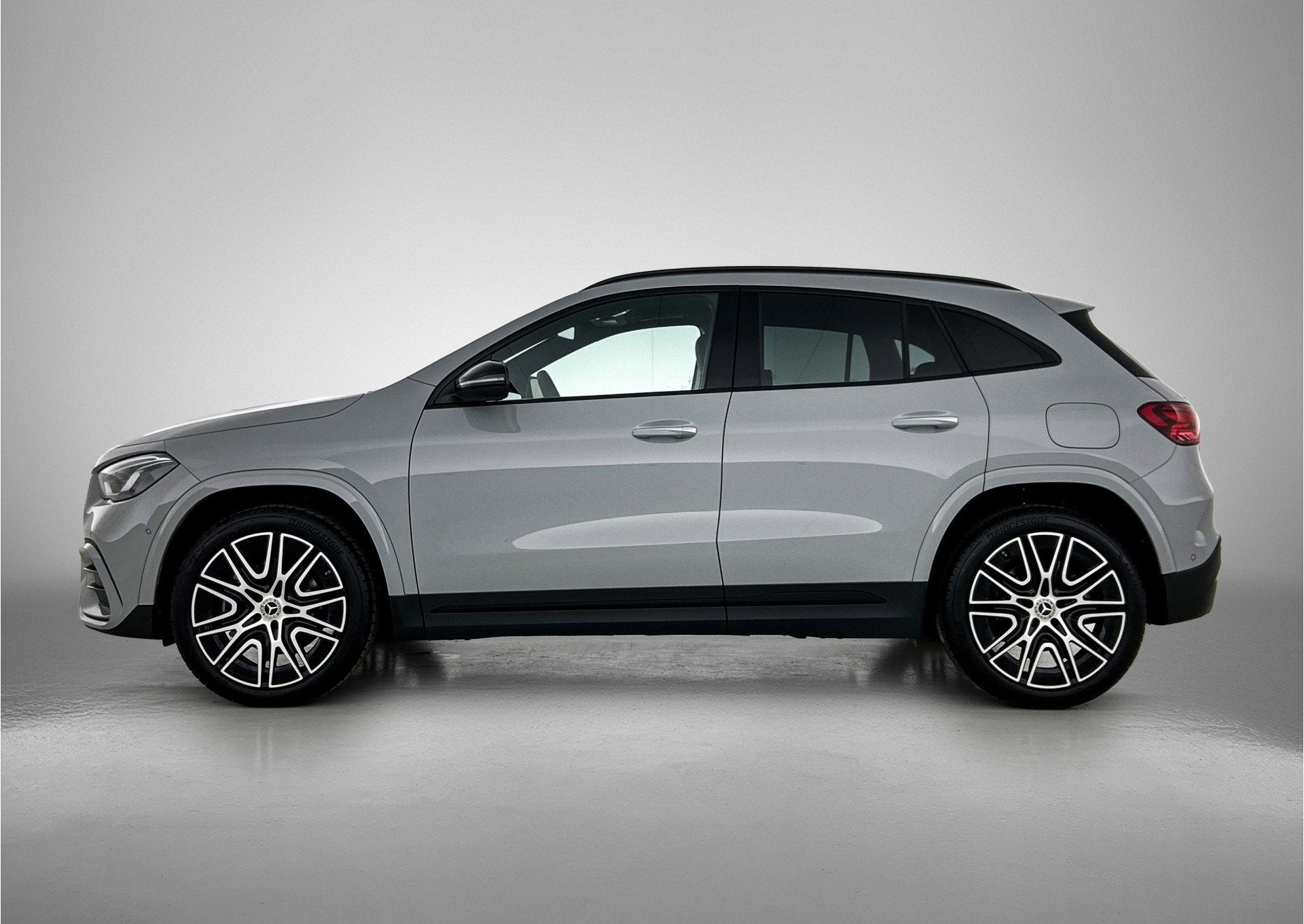 Mercedes-Benz GLA 250 e 140 Year Edition | Plus pakket | Nog, Auto's, Zwart, 4 cilinders, 15 kWh, Bedrijf