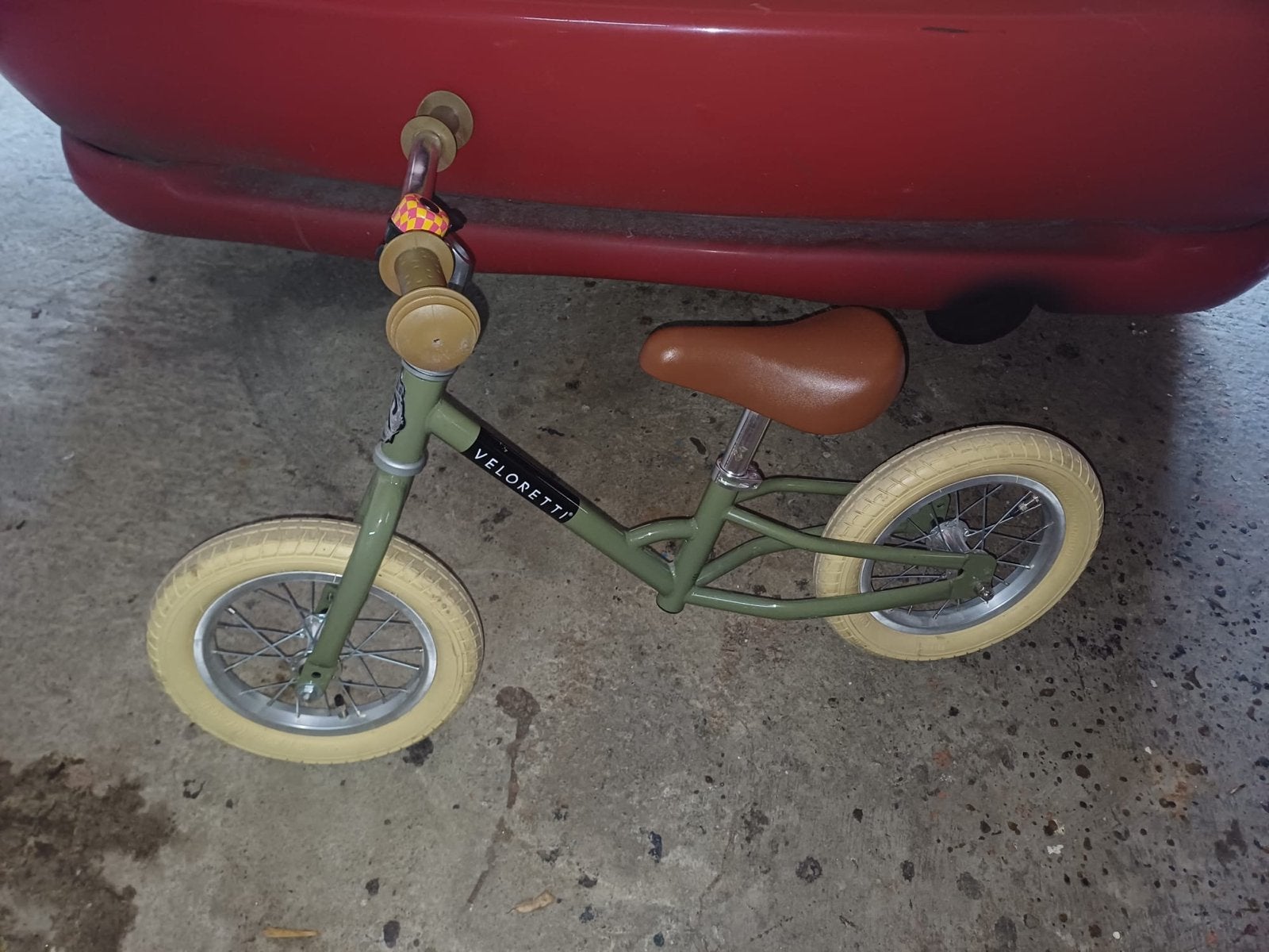Veloretti loopfiets/driewieler - Groen met bruin zadel, Fietsen en Brommers, Ophalen of Verzenden, Gebruikt, Minder dan 16 inch