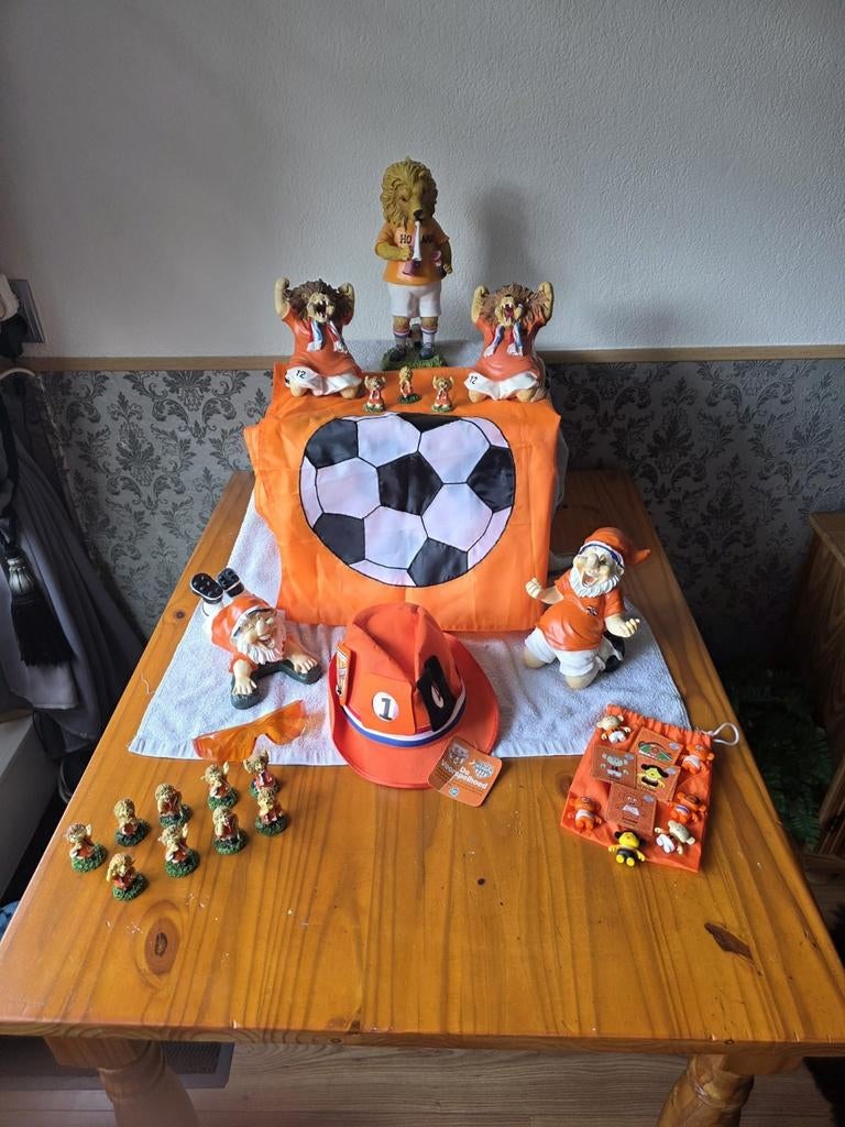 Oranje artikelen, Hobby en Vrije tijd, Feestartikelen, Ophalen, Oranje of Koningsdag
