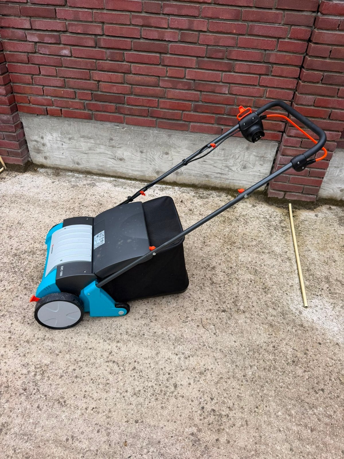 Gardena EVC 1000 Verticuteermachine - Zo goed als nieuw, Ophalen, Zo goed als nieuw, Opvangbak, 30 t/m 39 cm