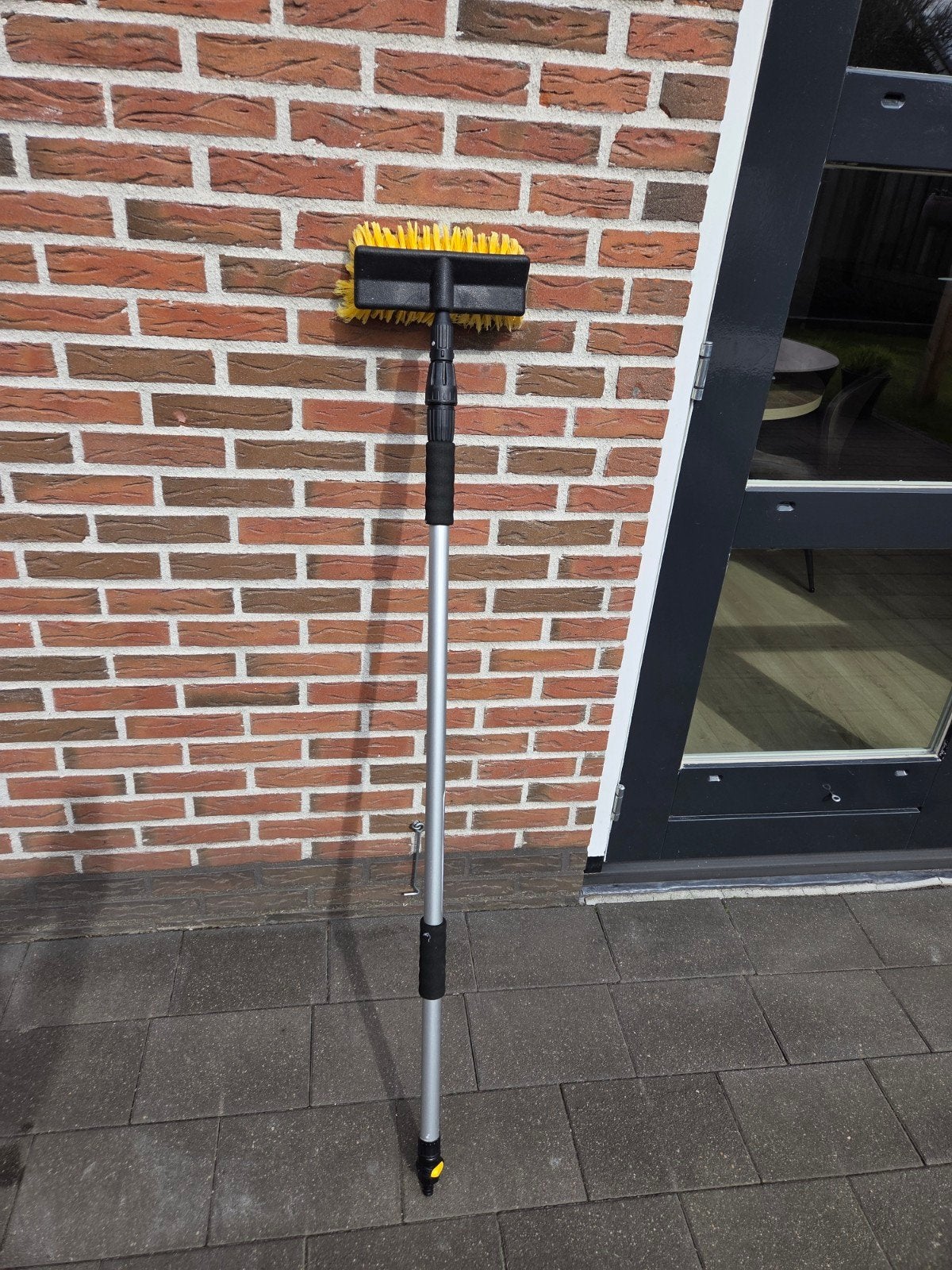 Wasborstel met telescoopsteel voor waterslang, Ophalen