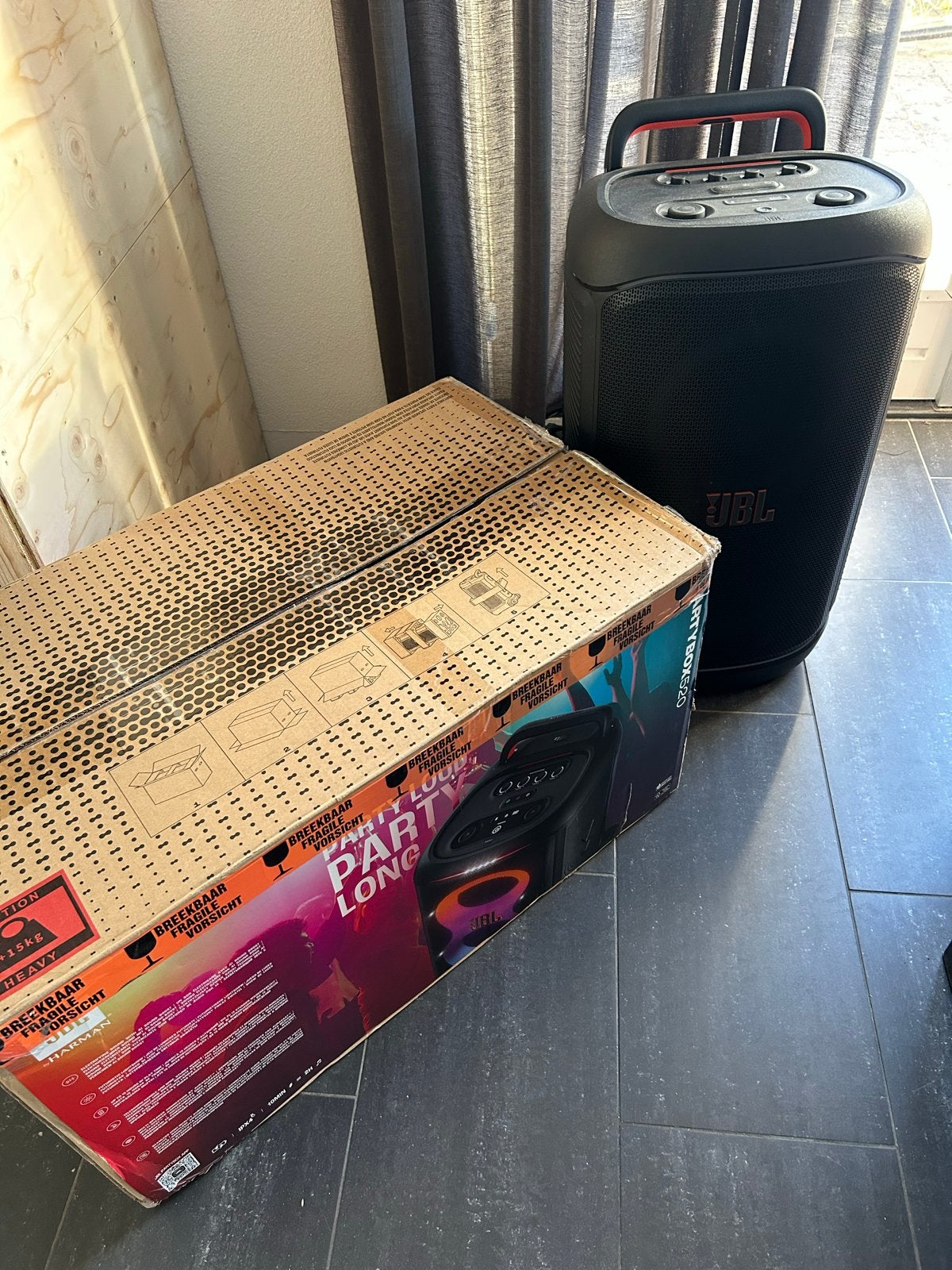 JBL PartyBox 520 - Krachtige Party Speaker met Lichteffecten, JBL, Party speaker, Zo goed als nieuw, AUX-ingang