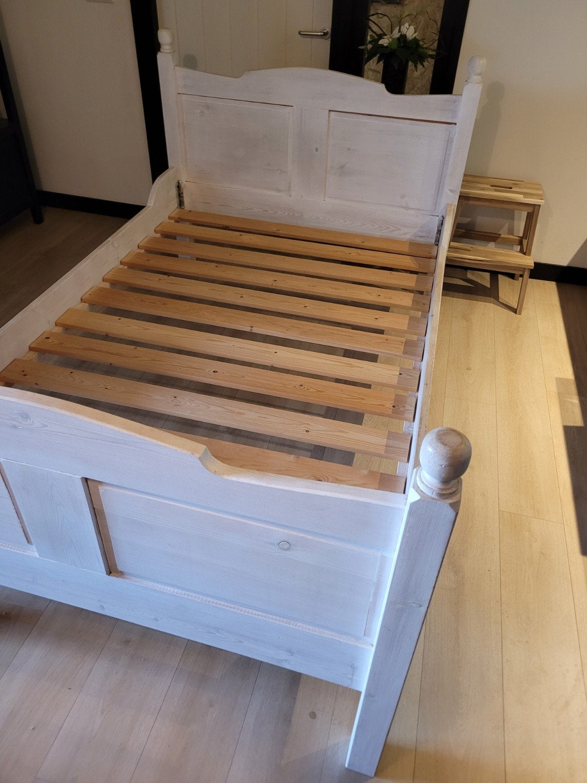 Houten bedframe (twijfelaar) incl. lattenbodem, Huis en Inrichting, Ophalen, Gebruikt, Wit, 190 cm of minder