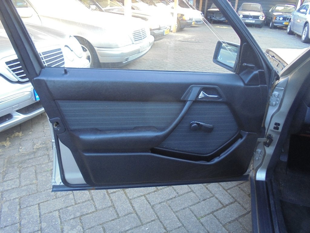 Deurbekleding W124, Ophalen of Verzenden, Gebruikt, Oldtimer onderdelen