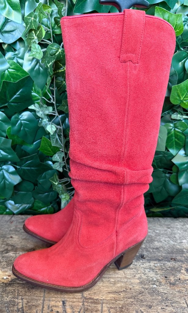 Nieuwe mooie suede laarzen van Sendra maat 37, Nieuw, Ophalen of Verzenden, Sendra, Rood