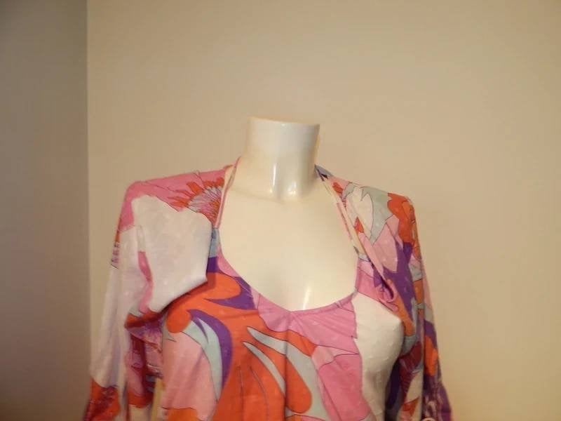 Antik Batik jurk kleurrijke grote print vestje eraan 38, Kleding | Dames, Jurken, Maat 38/40 (M), Zo goed als nieuw, Onder de knie