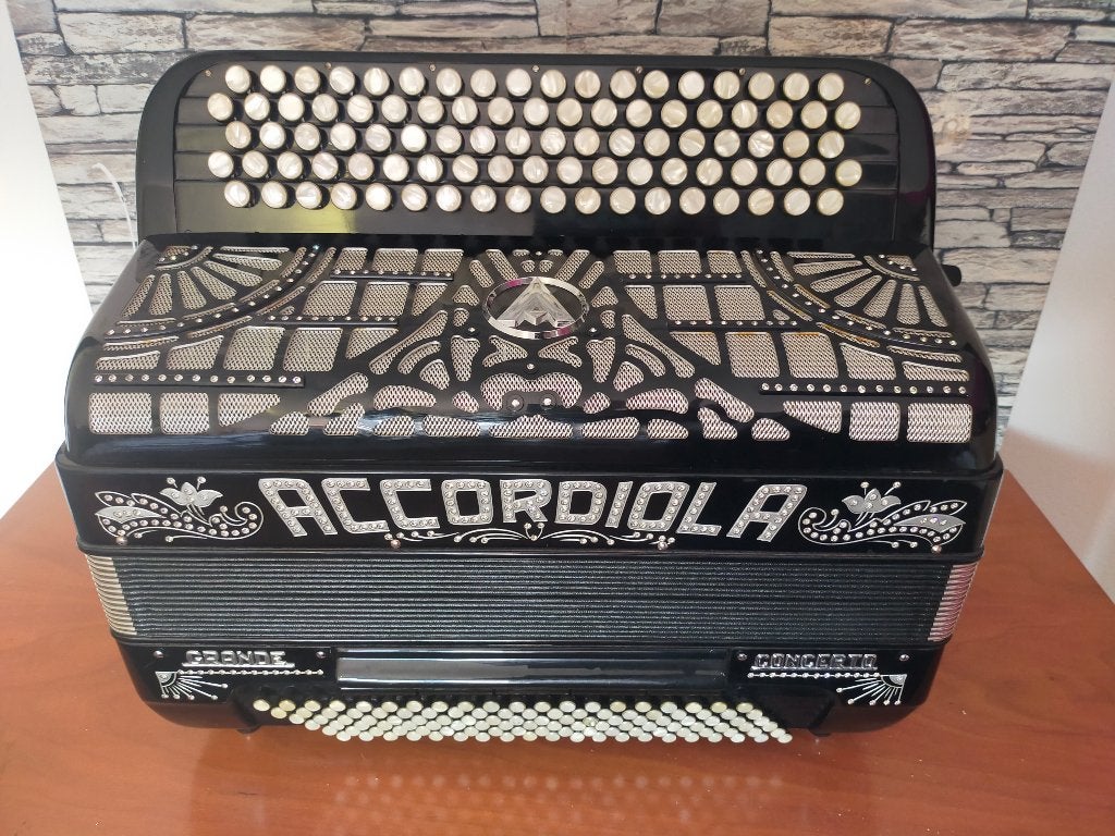 accordiola grande concerto, Ophalen, Met riemen, Toetsaccordeon, 120-bas