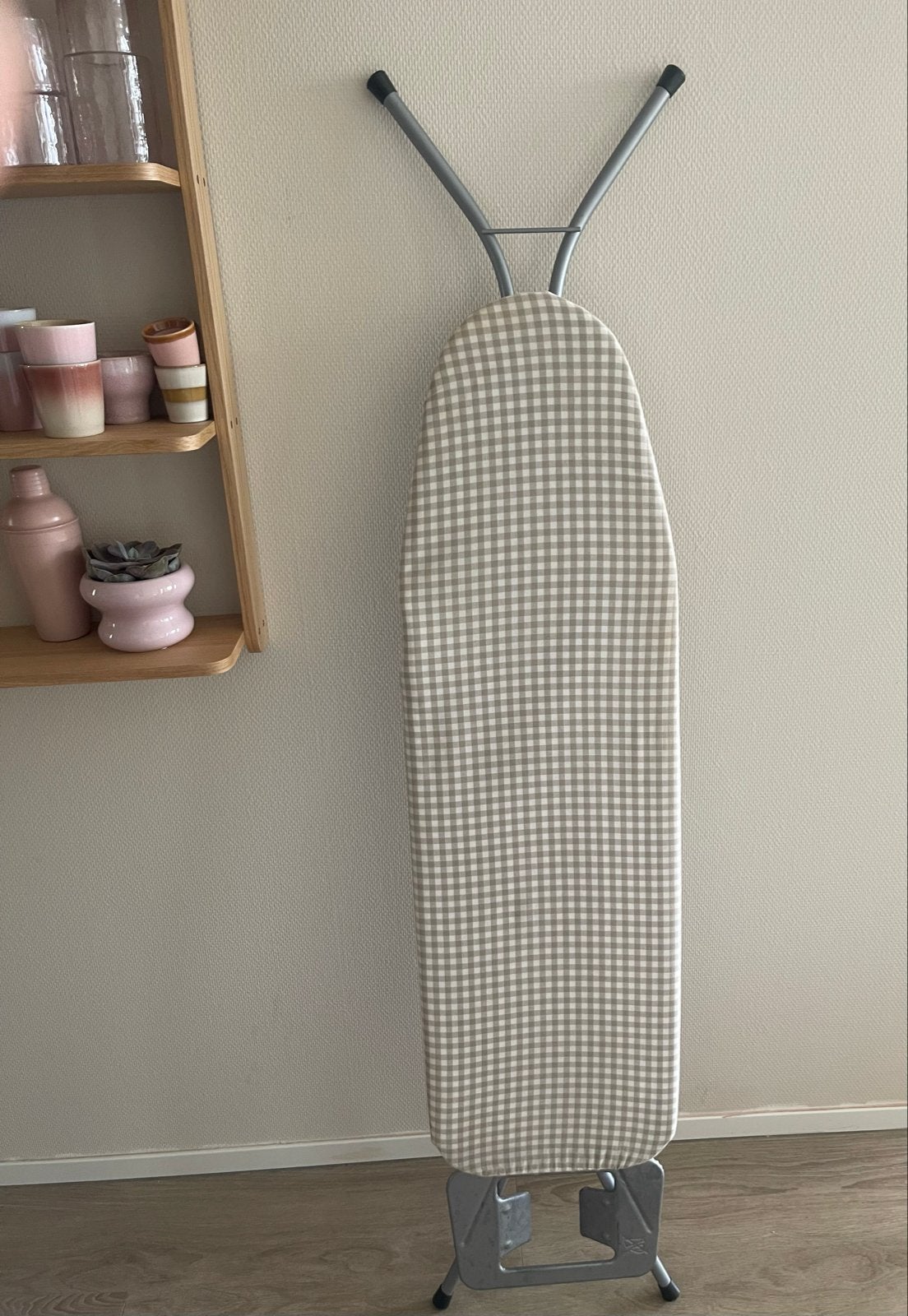 Strijkplank met geruite beige/grijs hoes, Ophalen, Gebruikt