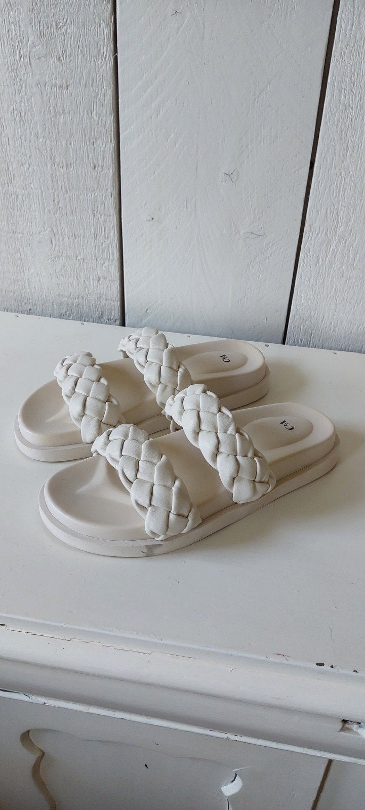 Beige Badslippers maat 39 vlechtwerk slippers vakantie tuin, Kleding | Dames, Ophalen of Verzenden, Zo goed als nieuw, Beige