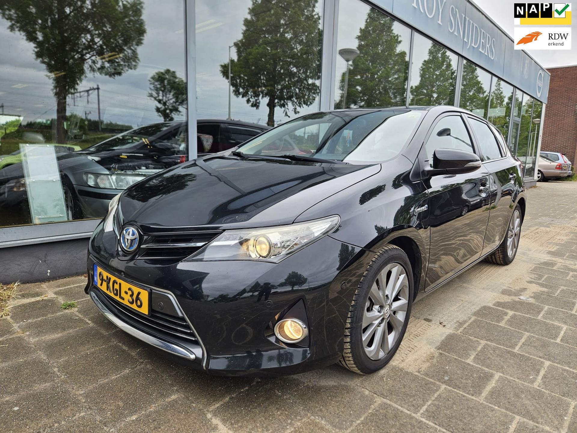 Toyota Auris 1.8 Hybrid Executive, Euro 5, Gebruikt, 4 cilinders, Leder en Stof