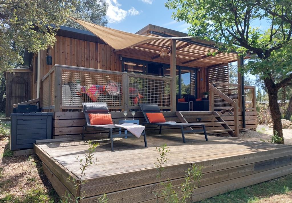 Last minute fantastisch chalet te huur in Zuid-Frankrijk, In bos, 2 slaapkamers, Recreatiepark, Languedoc-Roussillon