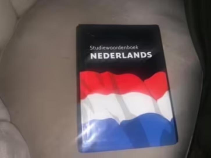Woordenboek Nederlands, Ophalen of Verzenden, Zo goed als nieuw, Van Dale, Nederlands