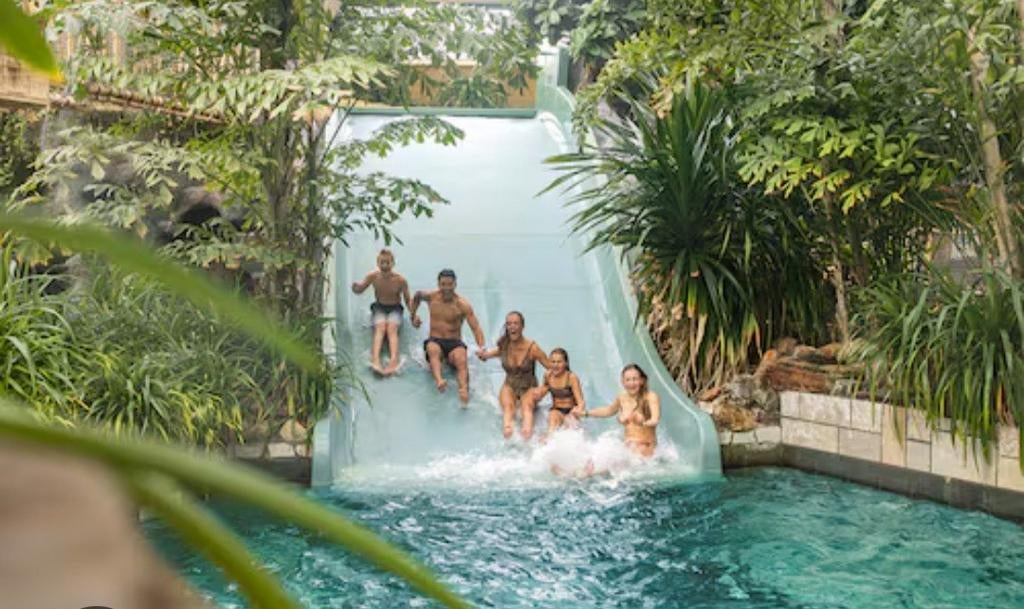 Gezocht polsbandjes Eemhof ~ Centerparcs, Drie personen of meer, Ticket of Toegangskaart