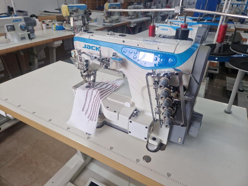 Jack K4-UT bovendek onderdek machine AUTOMAAT ZO GOED ALS 1, Hobby en Vrije tijd, Naaimachines en Toebehoren, Zo goed als nieuw