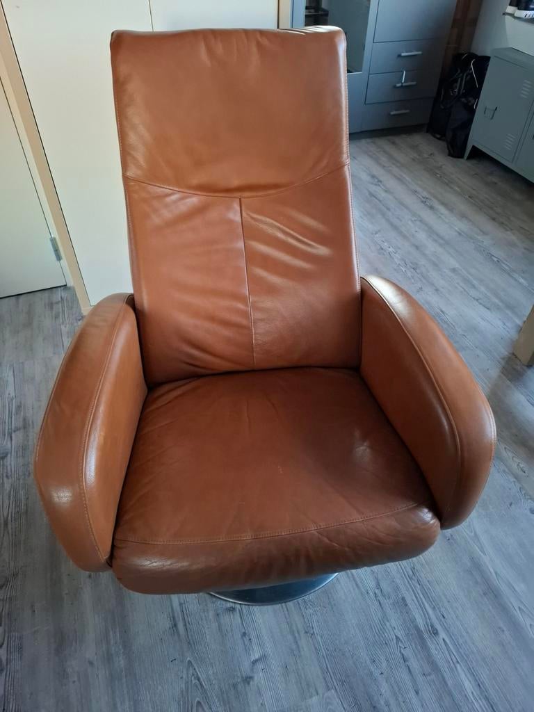 Relaxfauteuil, kantelbaar en draaibaar, Ophalen, Gebruikt, Minder dan 75 cm, Leer