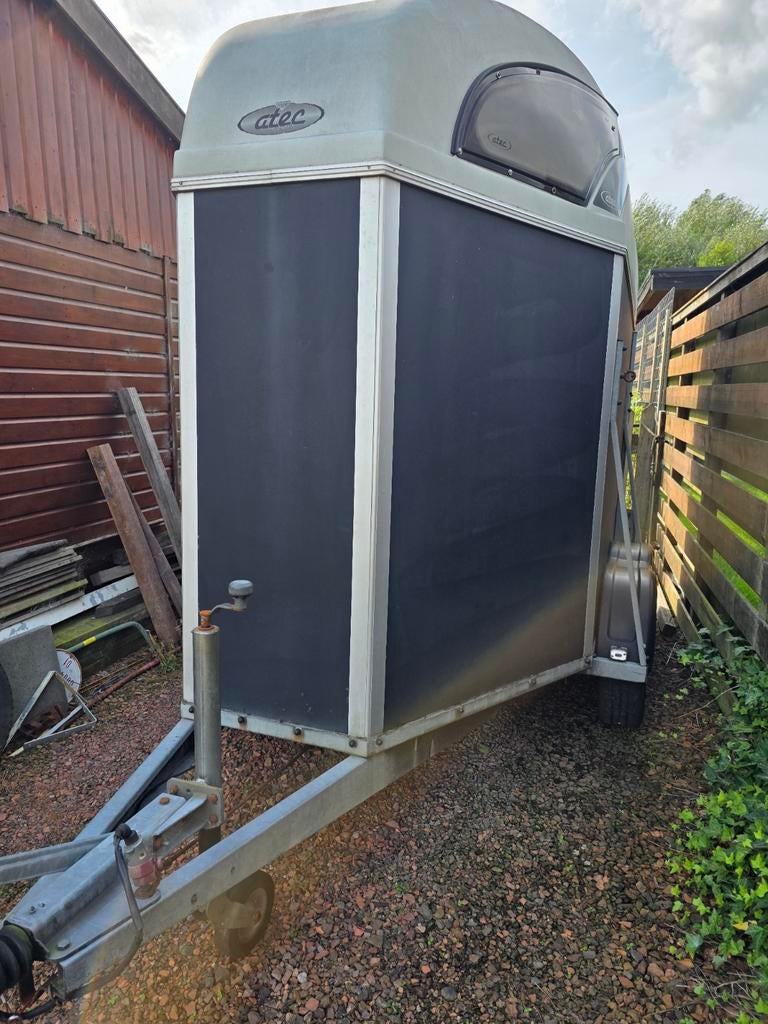 Atec 2-paards trailer - Opknapper, Ophalen, Gebruikt