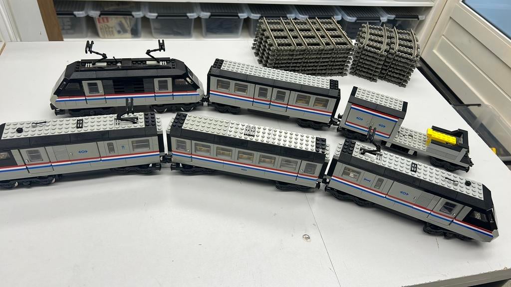 SB2776 Lego trein 9v metroliner 2x 4558, Kinderen en Baby's, Speelgoed | Duplo en Lego, Ophalen of Verzenden, Zo goed als nieuw