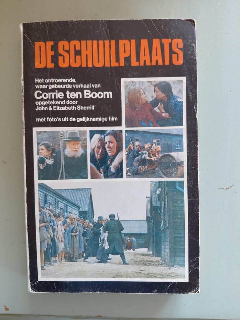 Corrie ten Boom  De Schuilplaats, Boeken, Ophalen of Verzenden, Gelezen