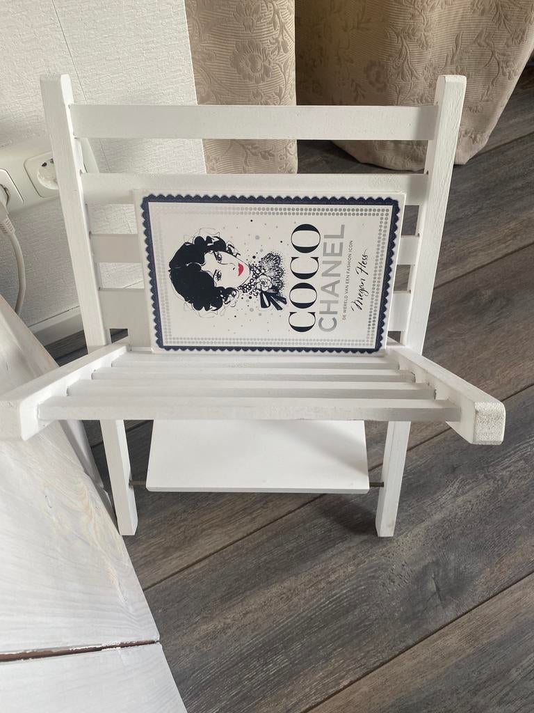 Riverdale lectuur standaard, Huis en Inrichting, Woonaccessoires | Krantenbakken en Lectuurbakken, Ophalen, Zo goed als nieuw