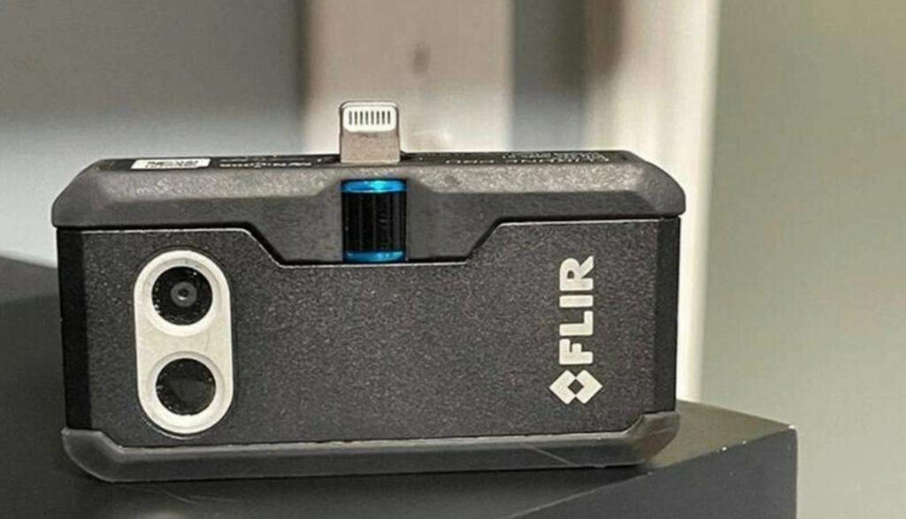 Te huur: Flir One Pro warmtebeeldcamera iOS Lightning/USB-C, Doe-het-zelf en Verbouw, Meetapparatuur, Ophalen, Zo goed als nieuw