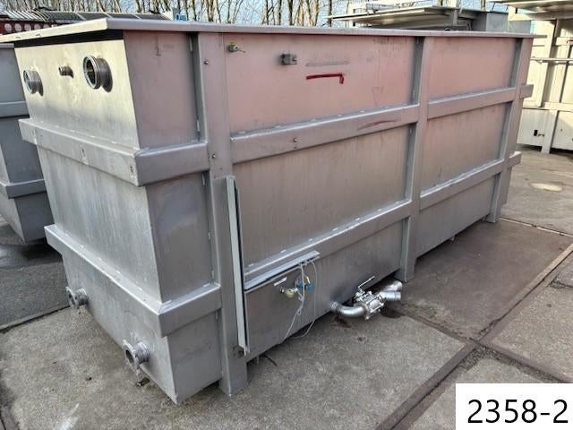 2358. Rvs bakken / bak met sproeiers / rvs bak met deksel, Ophalen