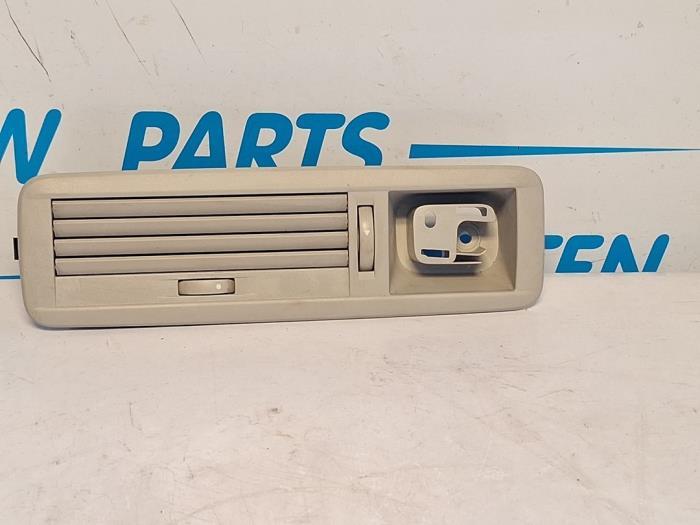 Luchtrooster achter van een Mercedes V-Klasse