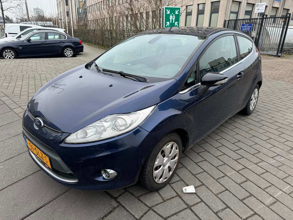 Ford Fiësta 1.6TDCI 3DR 2011 Blauw airco EURO 5 export, Auto's, Ford, Voorwielaandrijving, Euro 5, Zwart, Origineel Nederlands