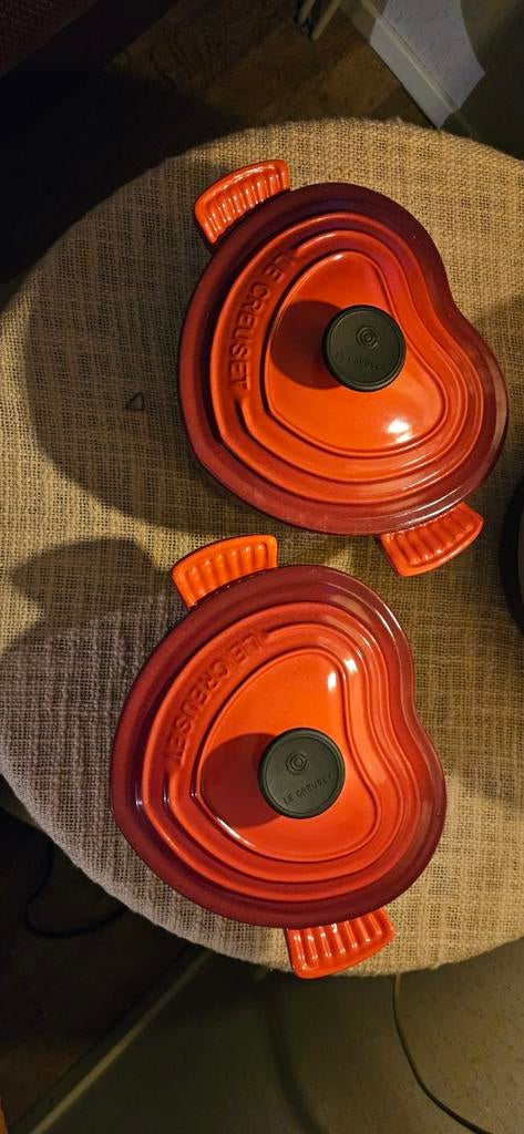 2x Le Creuset Cocotte D'Amour Hartvormige Braadpan, Ophalen, Zo goed als nieuw, Koekenpan of Braadpan, Gietijzer