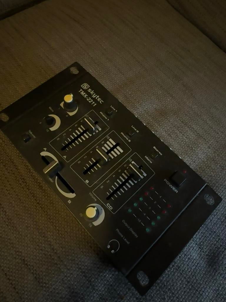 Skytec TMX-2211 Mengpaneel, Muziek en Instrumenten, Mengpanelen, Ophalen of Verzenden, Gebruikt, Minder dan 5 kanalen, Microfooningang