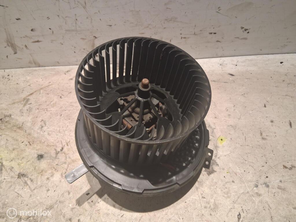 Aanjager Vw Golf V 1.4 TSI ('03-'08) 1K1820015E, Gebruikt, Volkswagen, Ophalen of Verzenden, Volkswagen