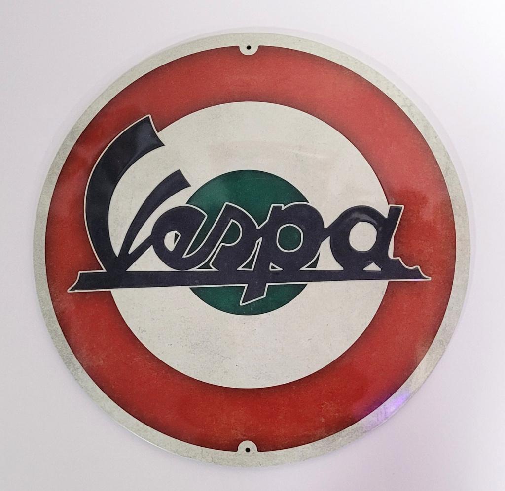 Vespa logo rond relief reclamebord van metaal wandbord deco, Reclamebord, Info@deconoord.nl, Deco Noord, Nieuw