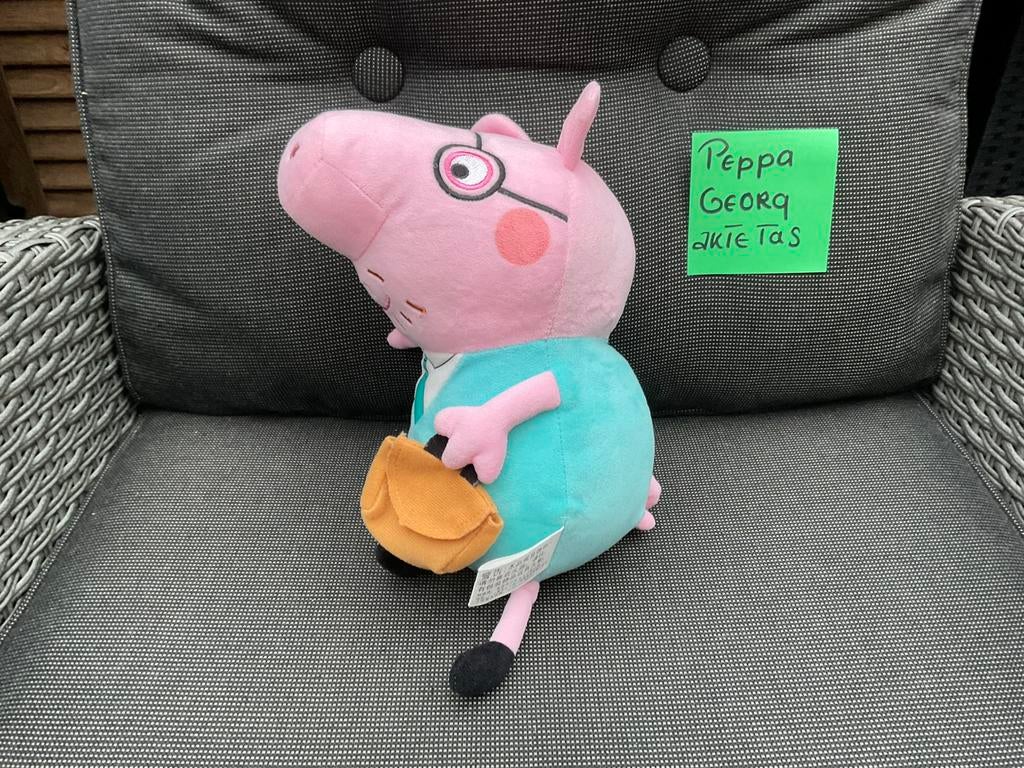 Nieuwe zgan Peppa PIg George met aktetas knuffel 25cm, Ophalen, Nieuw, Overige typen