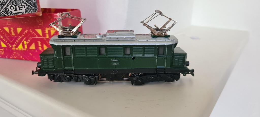 Märklin elektrische locomotief SET 800, Vaste Prijs €100,-, Ophalen of Verzenden, Wisselstroom, Wagon, Märklin