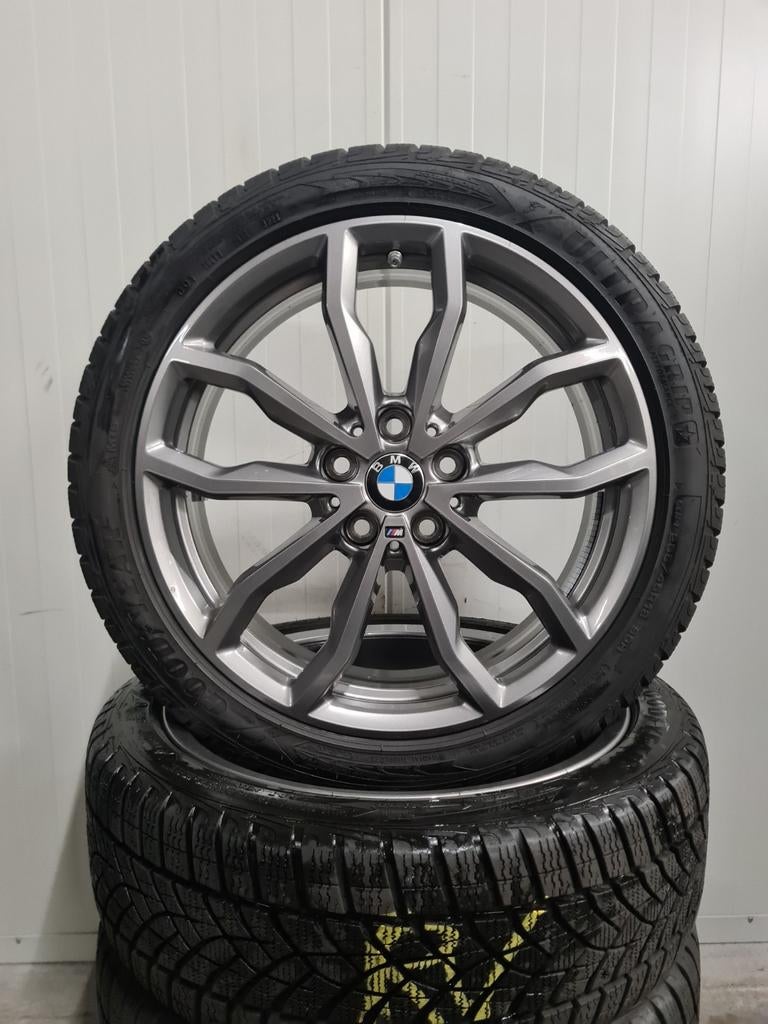 18' BMW 1 2 Serie Styling 711M met winterbanden 7mm+