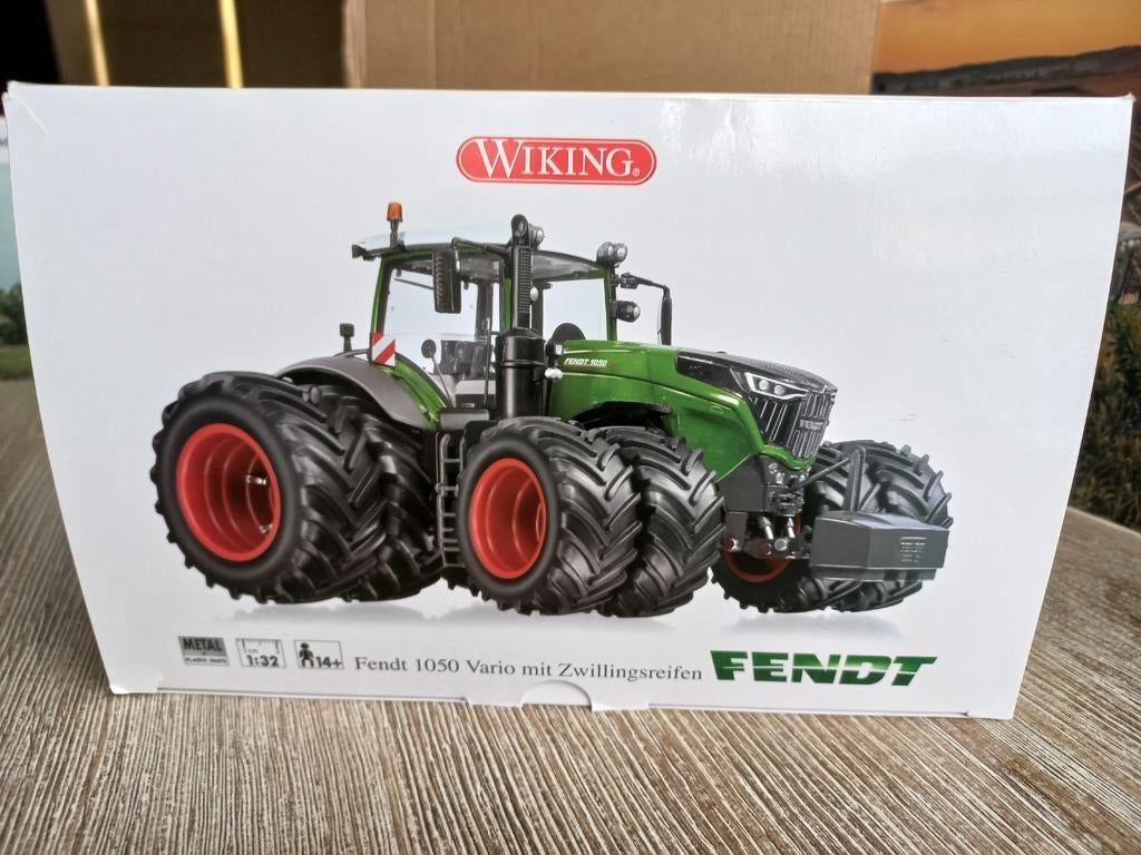 Fendt 1050 Vario 8 Wheels Wiking, Hobby en Vrije tijd, Modelauto's | 1:32, Ophalen of Verzenden, Nieuw, Tractor of Landbouw, Overige merken