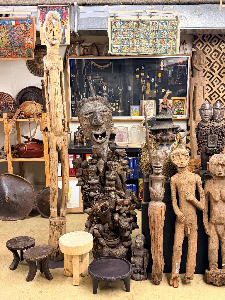 Authentieke oude Traditionele Afrikaanse maskers en beelden., Ophalen of Verzenden