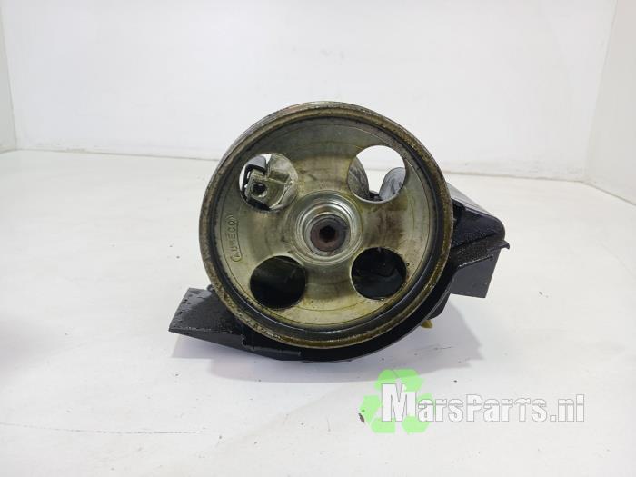 Stuurbekrachtiging Pomp van een Peugeot 206 PLUS