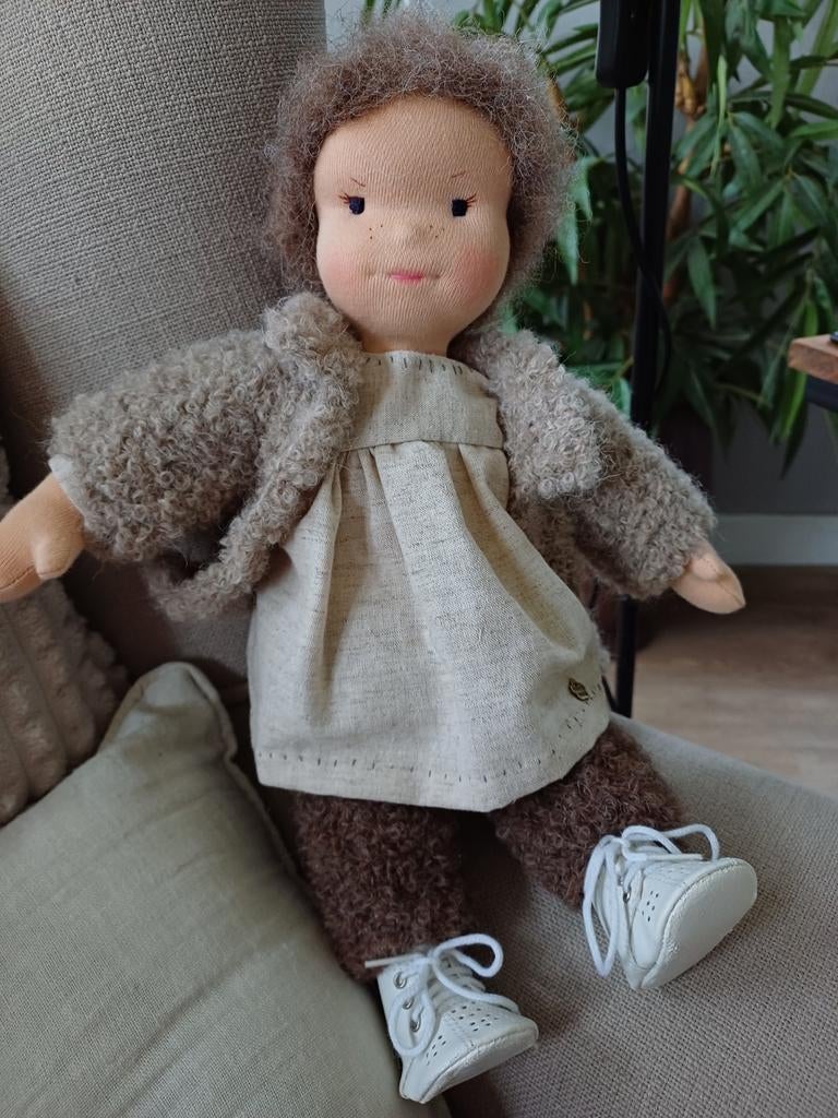 Nieuw tricot pop schapenwol waldorf zonnekind, Ophalen of Verzenden, Nieuw, Pop