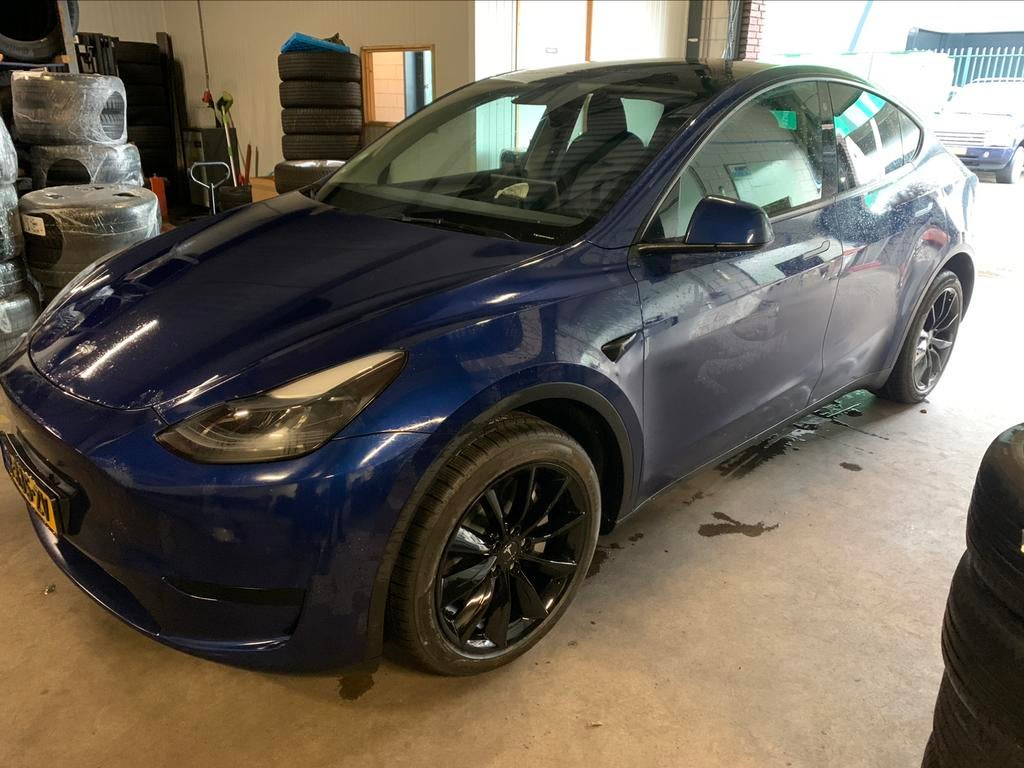 Foto 7 van NIEUWE TESLA MODEL Y 3 VELGEN + BANDEN 245 45 R19 TPMS