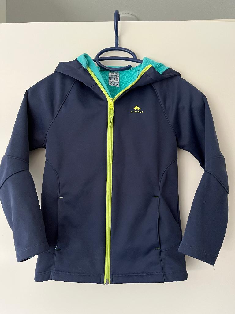 Softshell jas Decathlon maat 116, Kinderen en Baby's, Quechua, Jongen of Meisje, Ophalen of Verzenden, Zo goed als nieuw